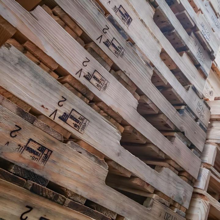 Notre entreprise de fabrication de palettes vous fournit des produits de qualité et conformes aux normes 